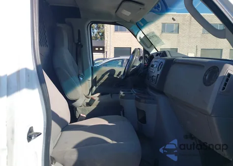 2009 Ford E-350 Super Duty Commercial/Recreational z USA, uszkodzony, nr VIN 1FTSE34L59DA65352